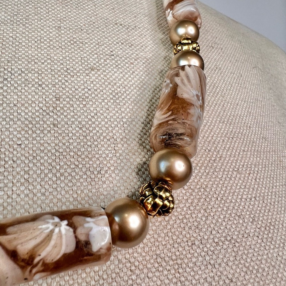 Elegant Brown and Gold Beaded Necklace - Picture 3 of 6